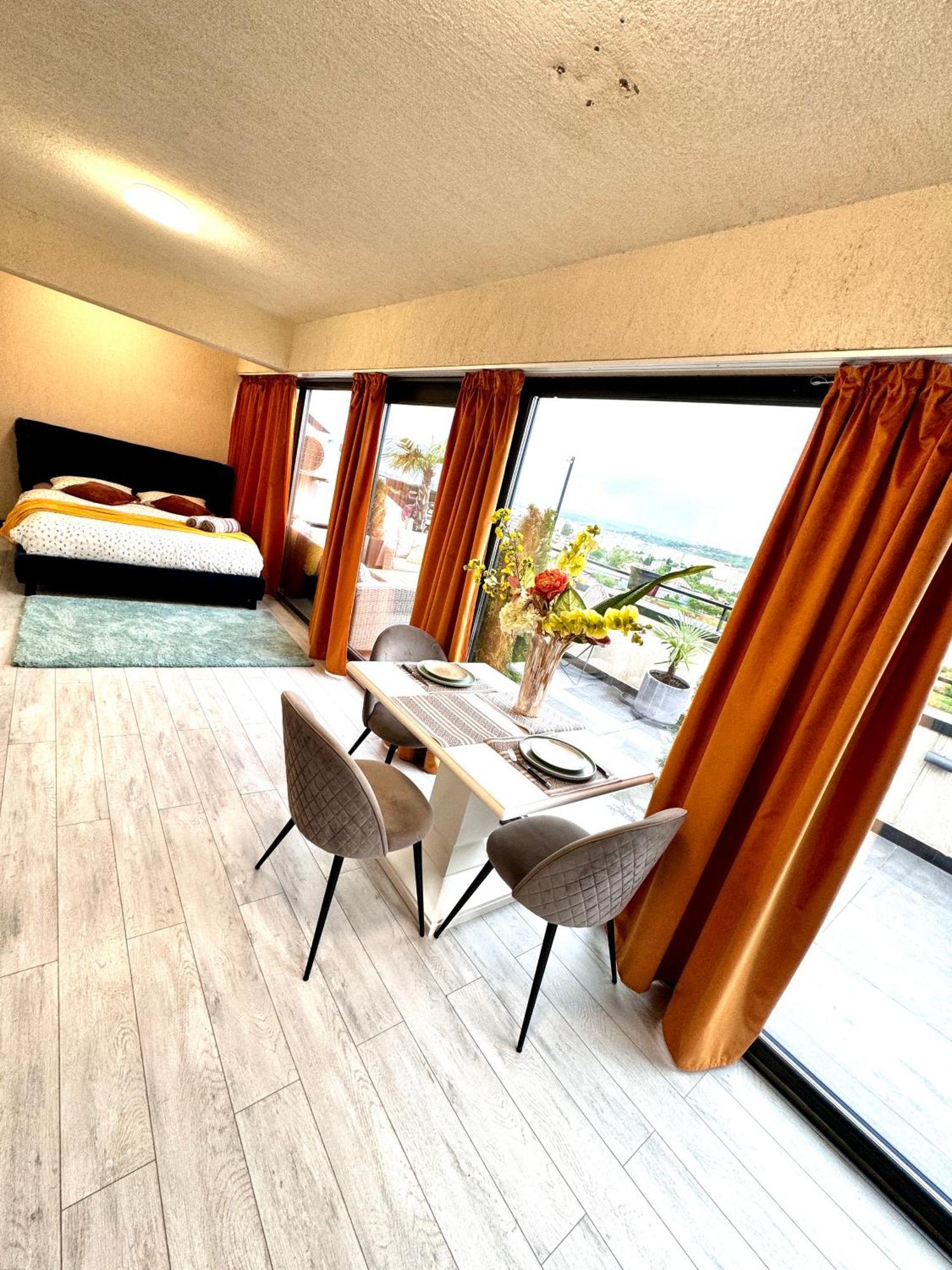 Penthouse Exclusive View , Iasi Lägenhet Exteriör bild